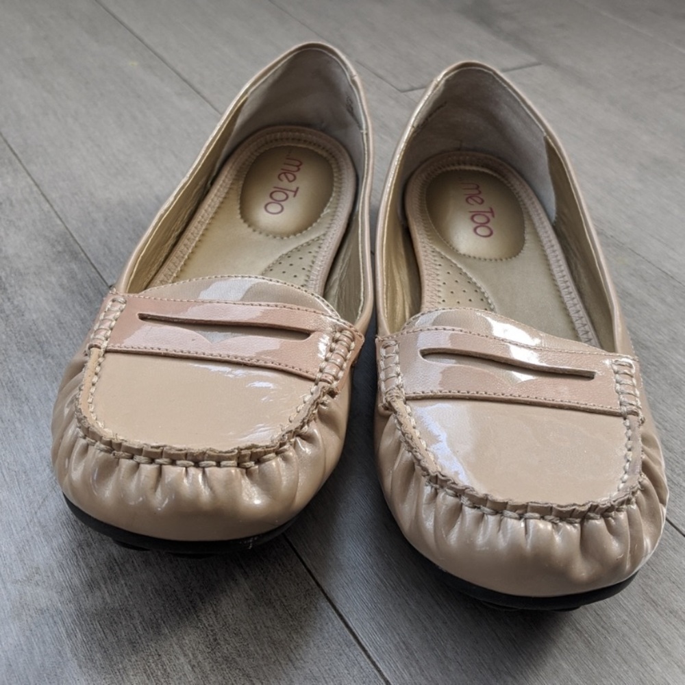 Me Too Susan shiny nude flats loafers size 8.5